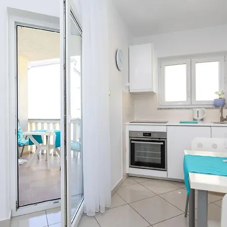 Apartment Schoene In