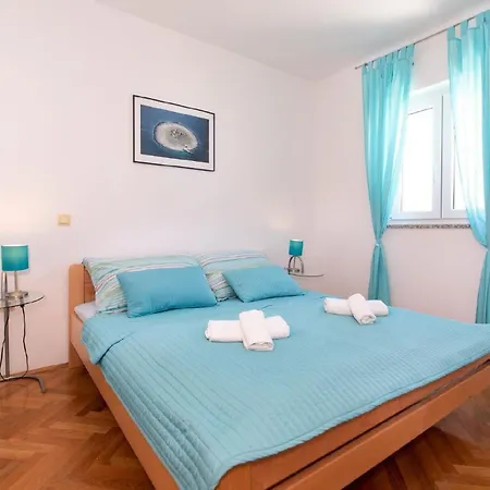 Apartment Schoene In