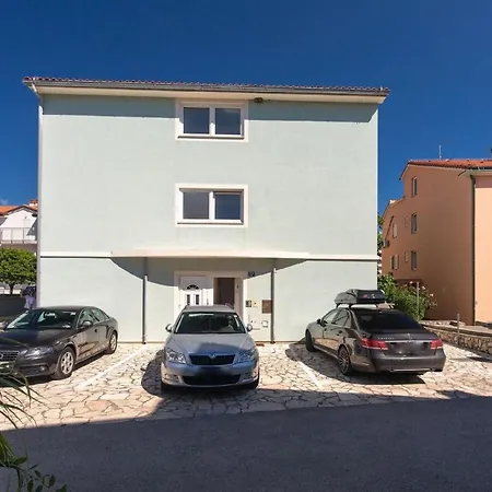 Apartment Schoene In *